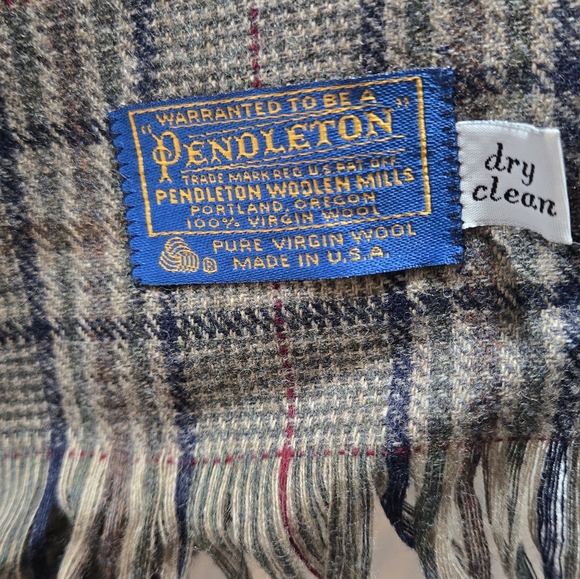 Pendleton Scarf - Picture 2 of 2